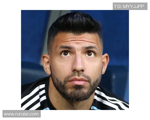 欧美足球明星男生发型潮流解析与时尚搭配建议